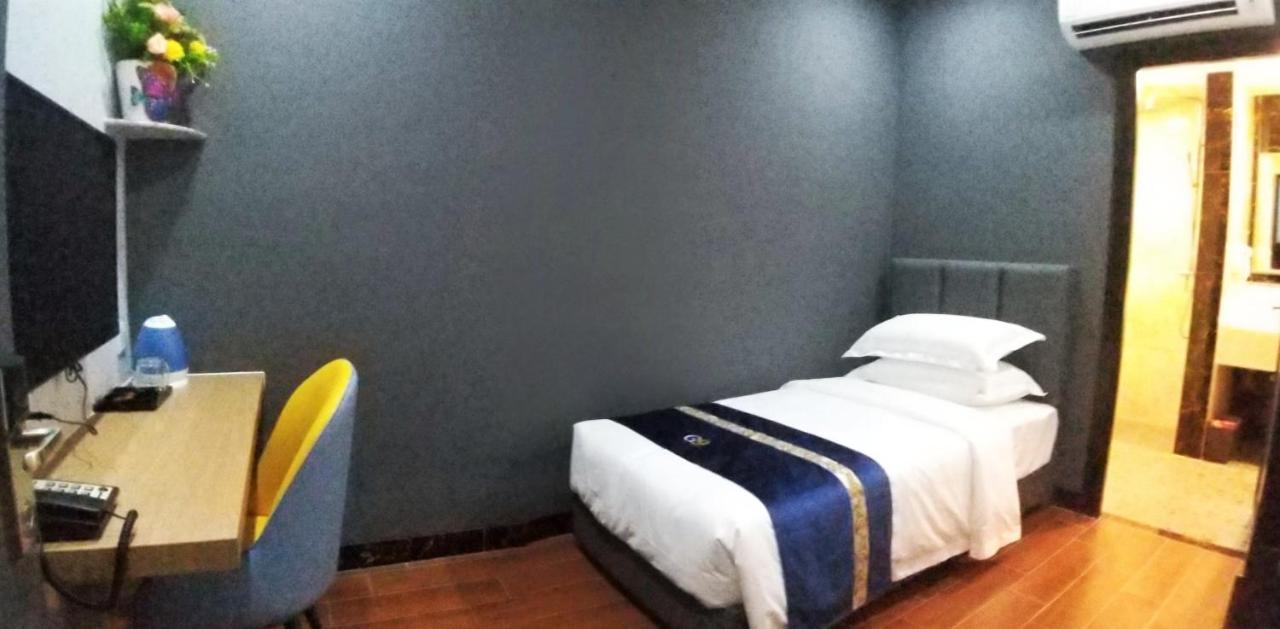Good 9 Hotel - Cahaya Kota Puteri Pasir Gudang Kültér fotó